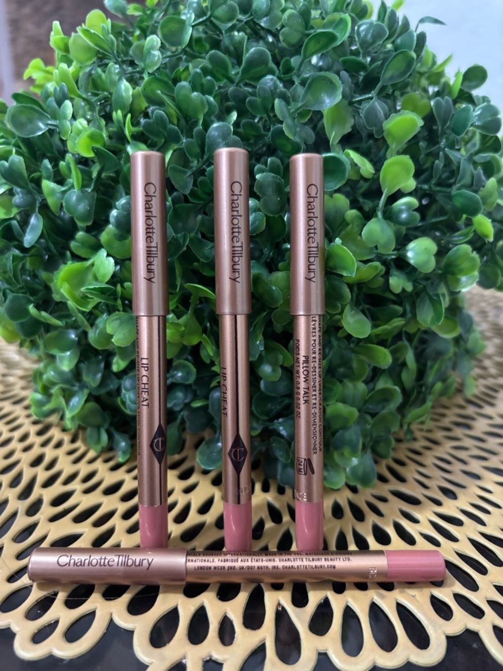X4 Charlotte Tilbury Lip Cheat Re Shape and Re Size Lip Liner Travel Size